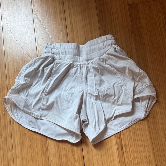lululemon athletica Pants - lululemon athletica White Women's Athletic Shorts with Elastic Waistband Size 0